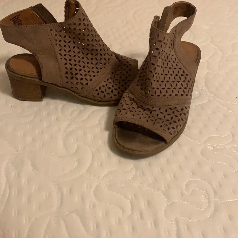 Tan wedges